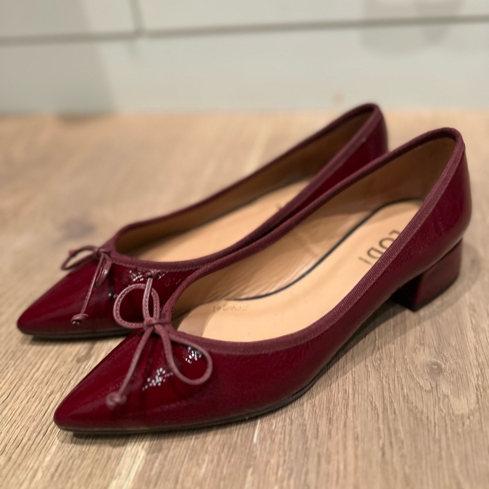 Lodi red burgundy patent pointy flats 37